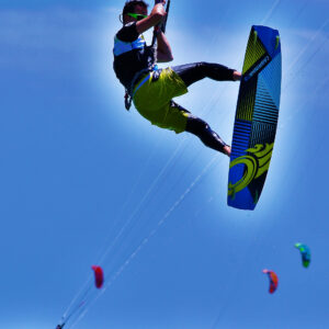 Kitesurfer beim Springen in Hurghada